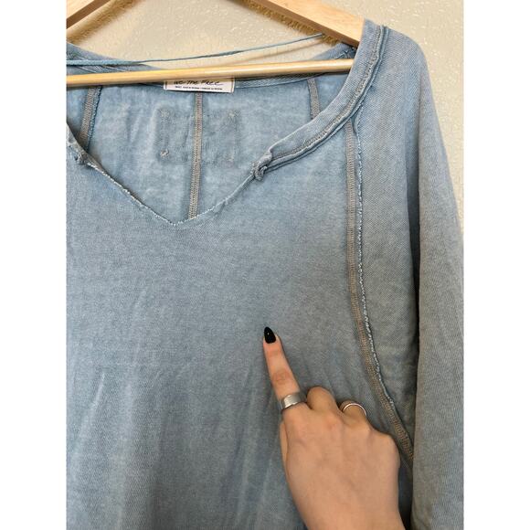 Free People We the Free Blue Oversized Slouchy Fit Tee Small Distressed Casual - Picture 6 of 8